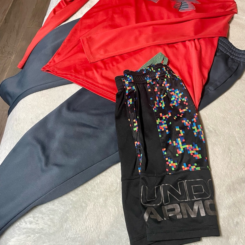 Under Armour youth small pants/ shorts outfit with matching long sleeve shirt.
